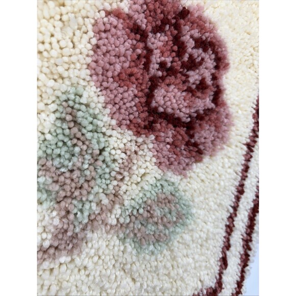 Latch Hook Rug Wall Hanging Cottage Core 1970-80s Rose Solitaire 20x27 - Picture 4 of 6